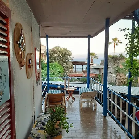 Antonios Bed & Breakfast 2*