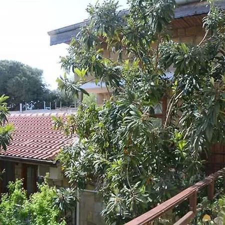 Antonios Bed & Breakfast 2*