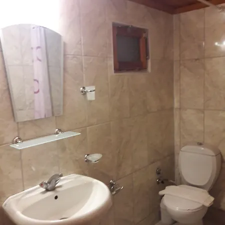 Antonios Bed & Breakfast 2*