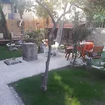 Antonios Bed & Breakfast 2*