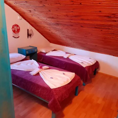 B&B Antonios Side