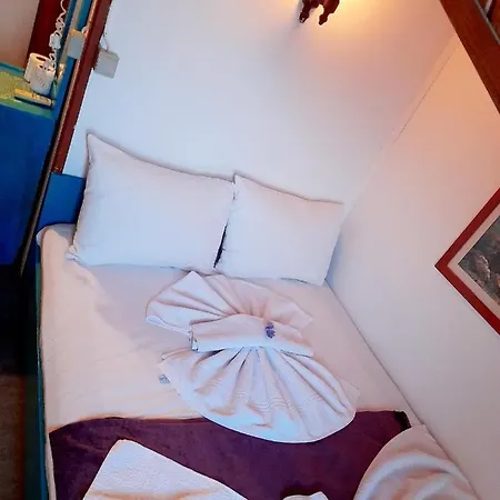 Oda ve Kahvaltı Antonios Side