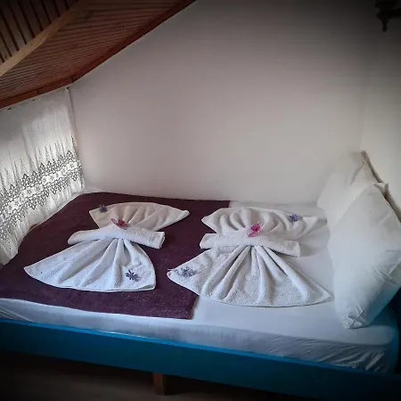 Antonios Oda ve Kahvaltı