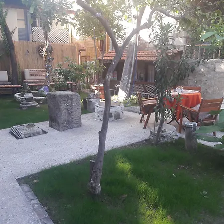 Antonios Oda ve Kahvaltı 2*