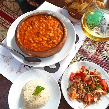 Oda ve Kahvaltı Antonios 2*