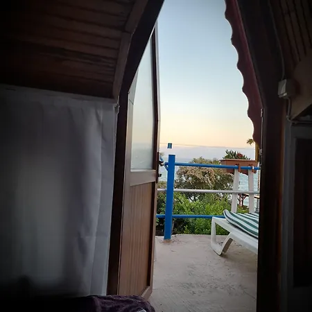 Antonios Bed & Breakfast 2*