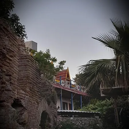 Antonios 2* Side