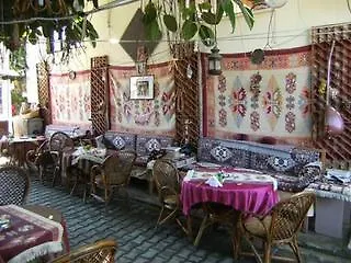 Antonios Frühstückspension Side
