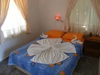 Antonios 2* Side