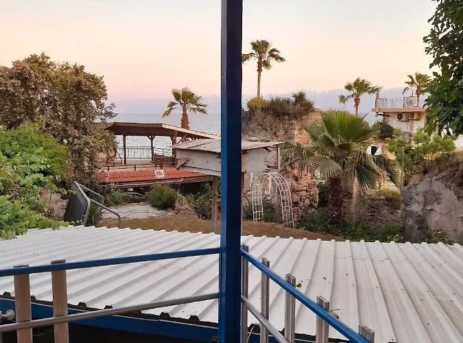 Antonios Bed & Breakfast 2*