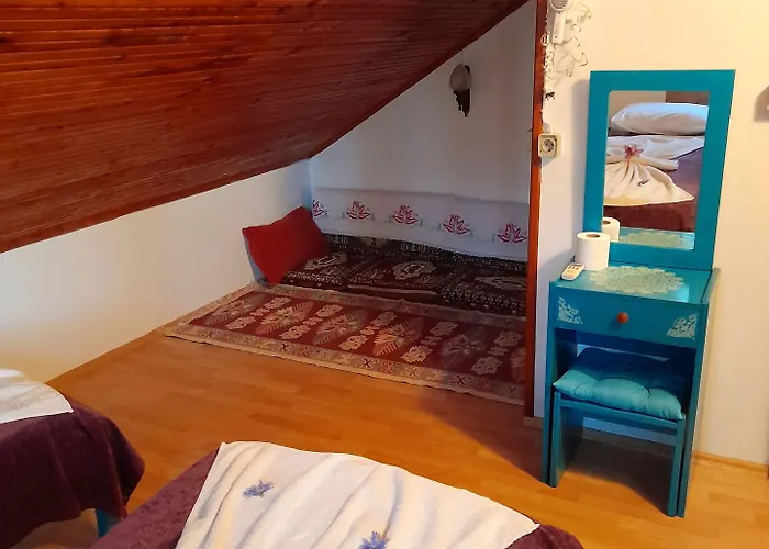 Antonios Bed & Breakfast Side