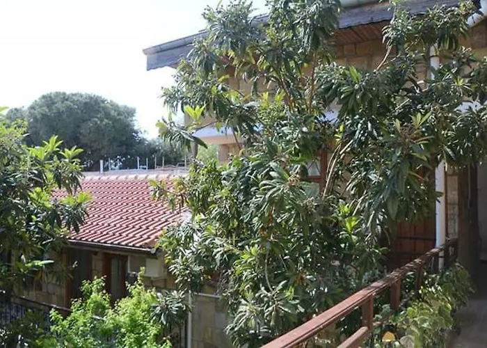 Antonios Bed & Breakfast 2*