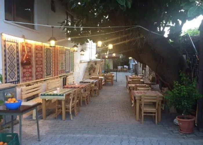 Antonios Bed & Breakfast Side
